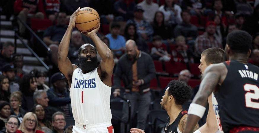 布莱顿迎NBA季后赛关键赛；国际比赛日远射贴柱；压力陡增；纪律约束更严格的简单介绍